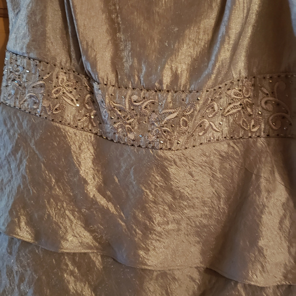 R & M Richards Mother of the Bride Gray Dress - Picture 2 of 8